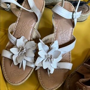Elegant White Floral Women's Sandals